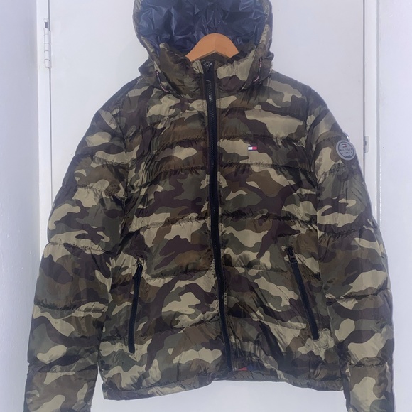 Brand New With Tag Mens Large Tommy Hilfiger Winter Puffer Jacket With Hoodie. - Picture 1 of 5